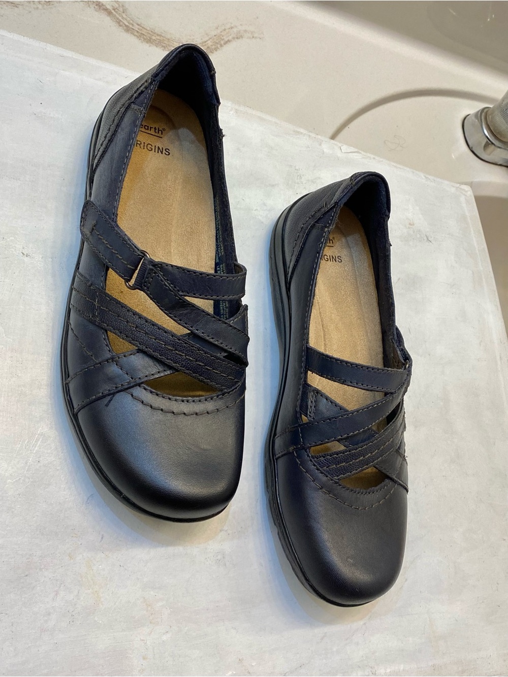 Earth Origins Raelynn woman leather flat loafers Size 9M NEW never worn clean
